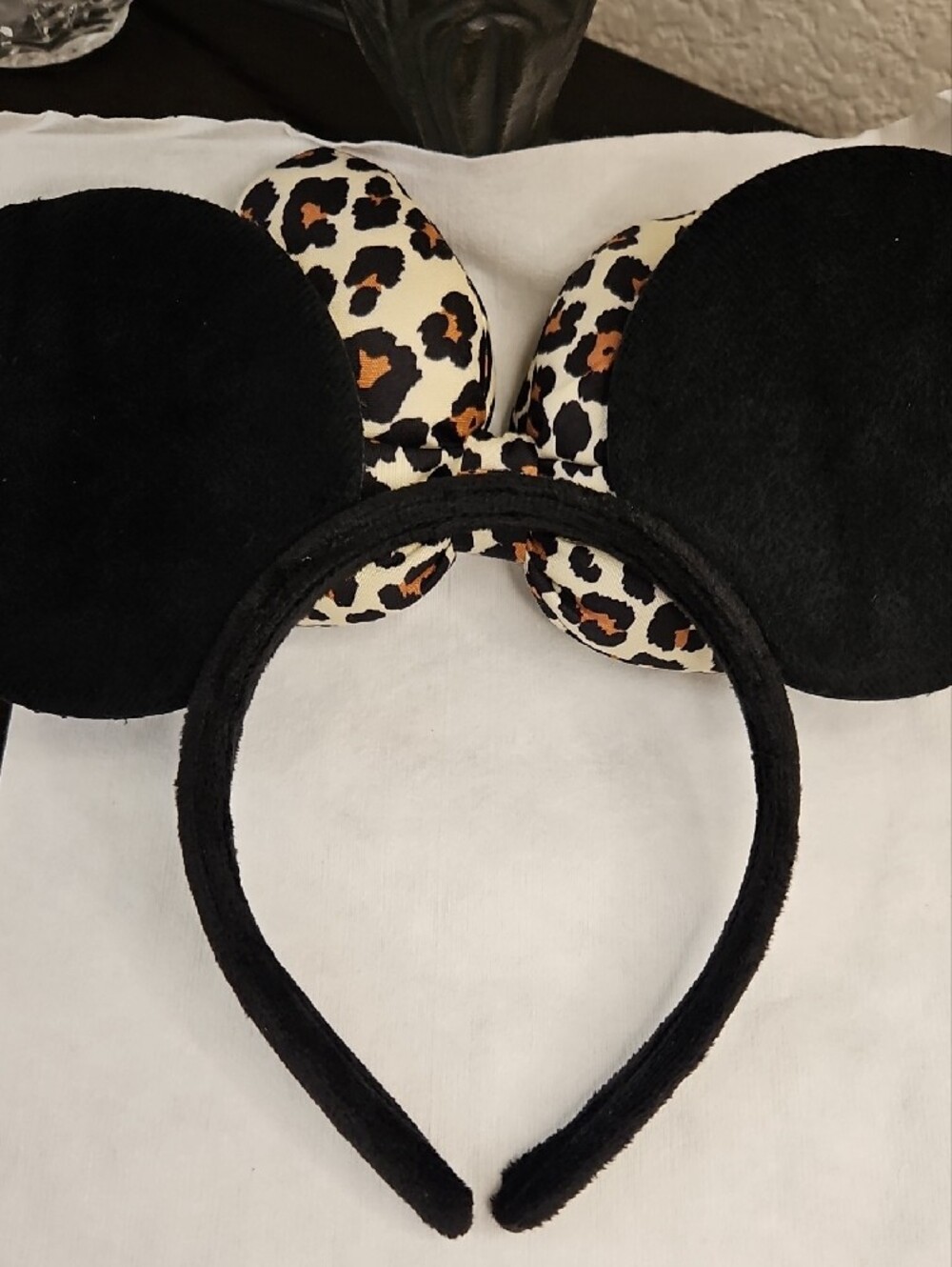 Minnie Mouse Eears Velvety with a Leopard Bow Headband - NWOT - Picture 4 of 10